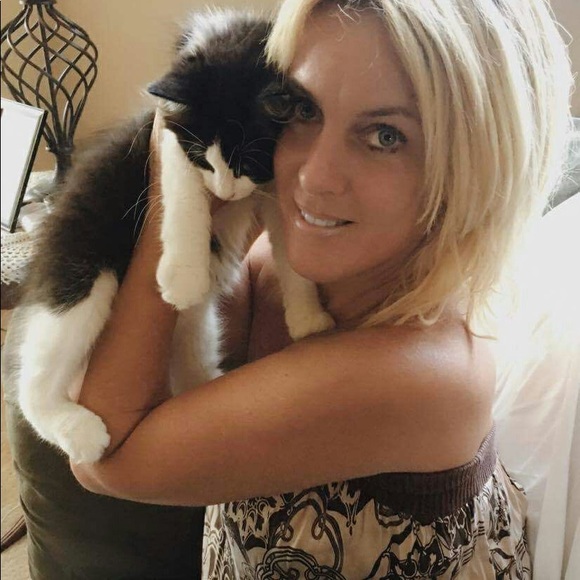 Meet your Posher, Shelby - Picture 1 of 1